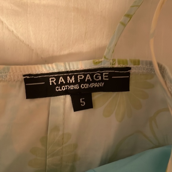 Cute floral summer dress. Size 5 - Picture 3 of 3